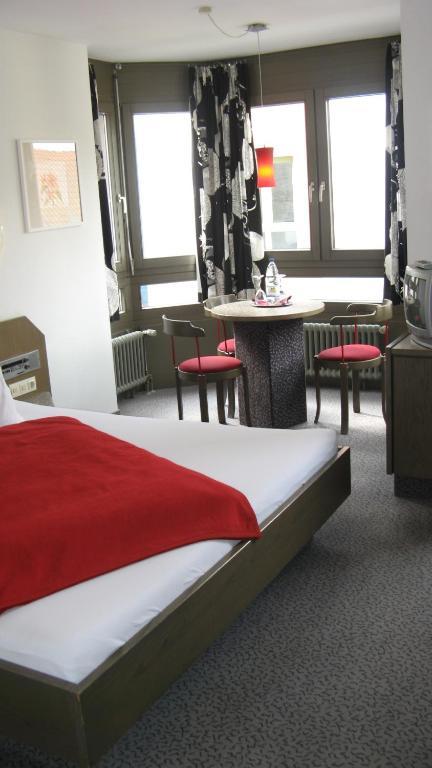 Hotel Am Schlossberg Boeblingen Room photo
