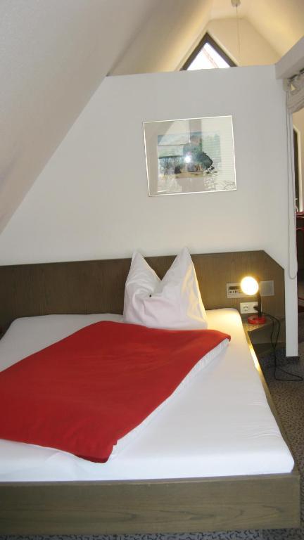Hotel Am Schlossberg Boeblingen Room photo